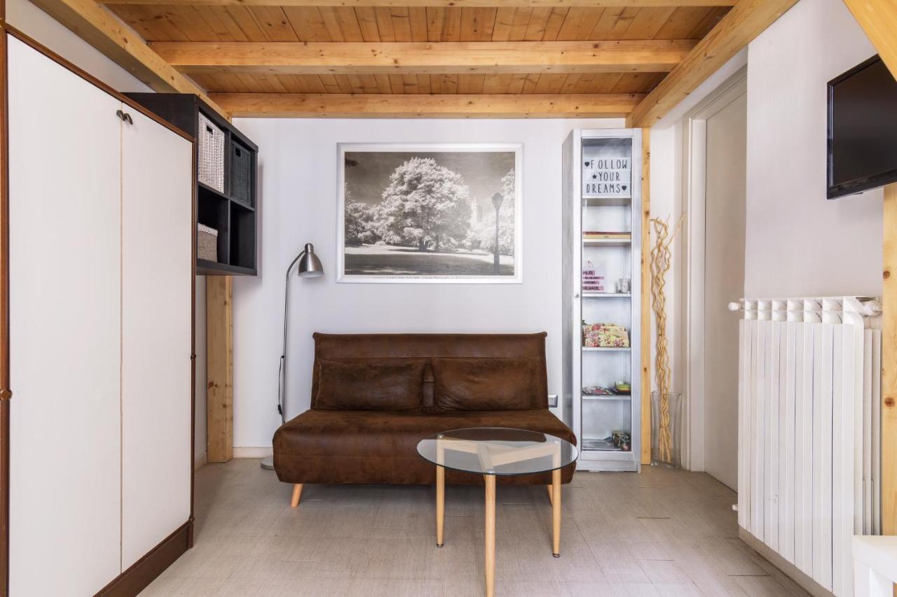 Ferienwohnung Charming Nest In The Heart Of Milano-Isola Exterior foto